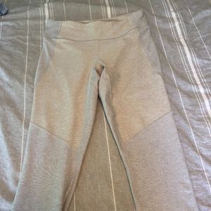 Outdoor Voices two-tone 7/8 legging